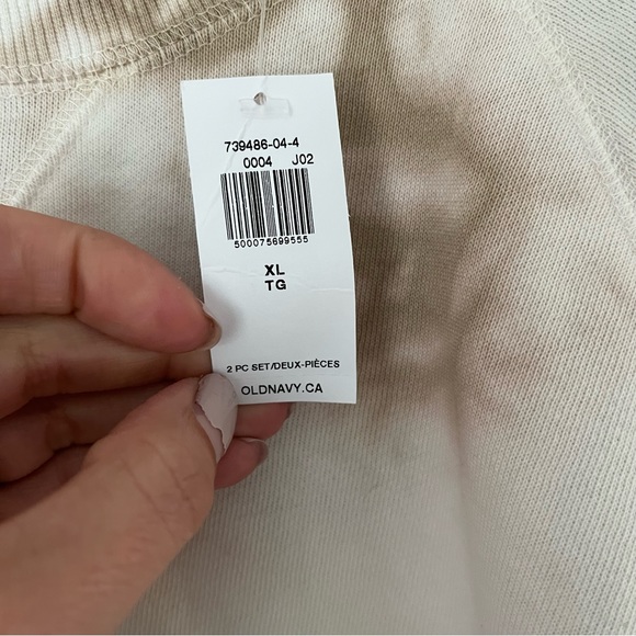 NWT Old Navy Sweatshirt Size XL - Picture 6 of 6